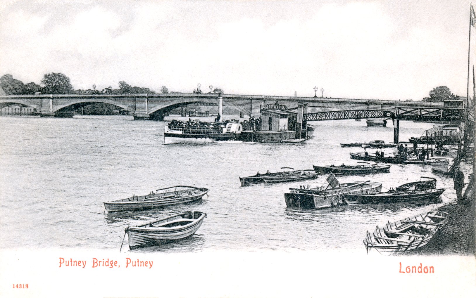 Putney Bridge,Putney Pier,river view,paddle steamer
